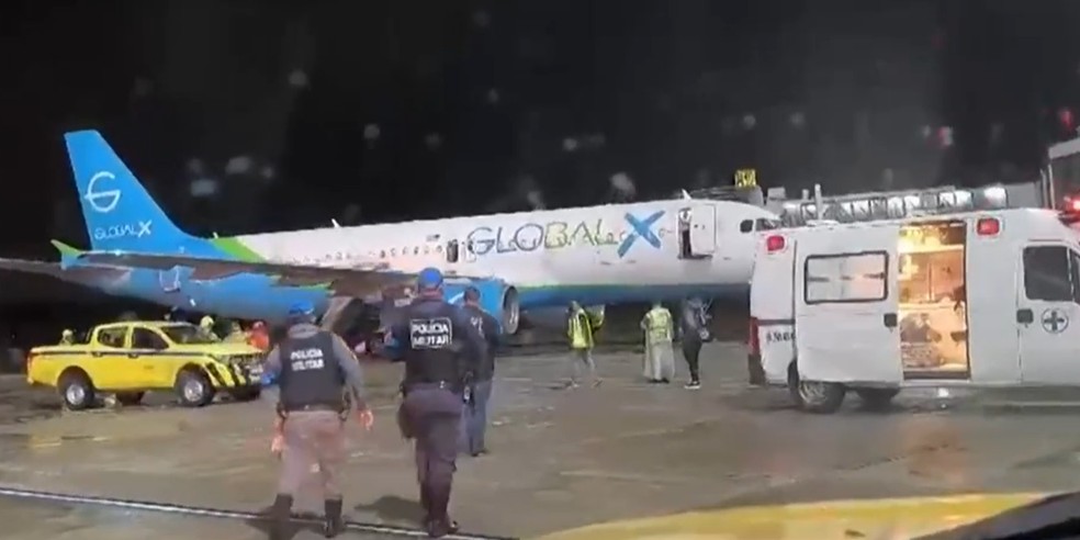Avião com deportados dos EUA passa por manutenção em Manaus — Foto: Reprodução g1