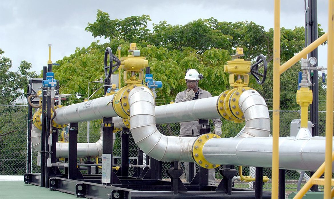 Wood Mackenzie projeta virada no mercado spot de gás no Brasil a partir de 2025