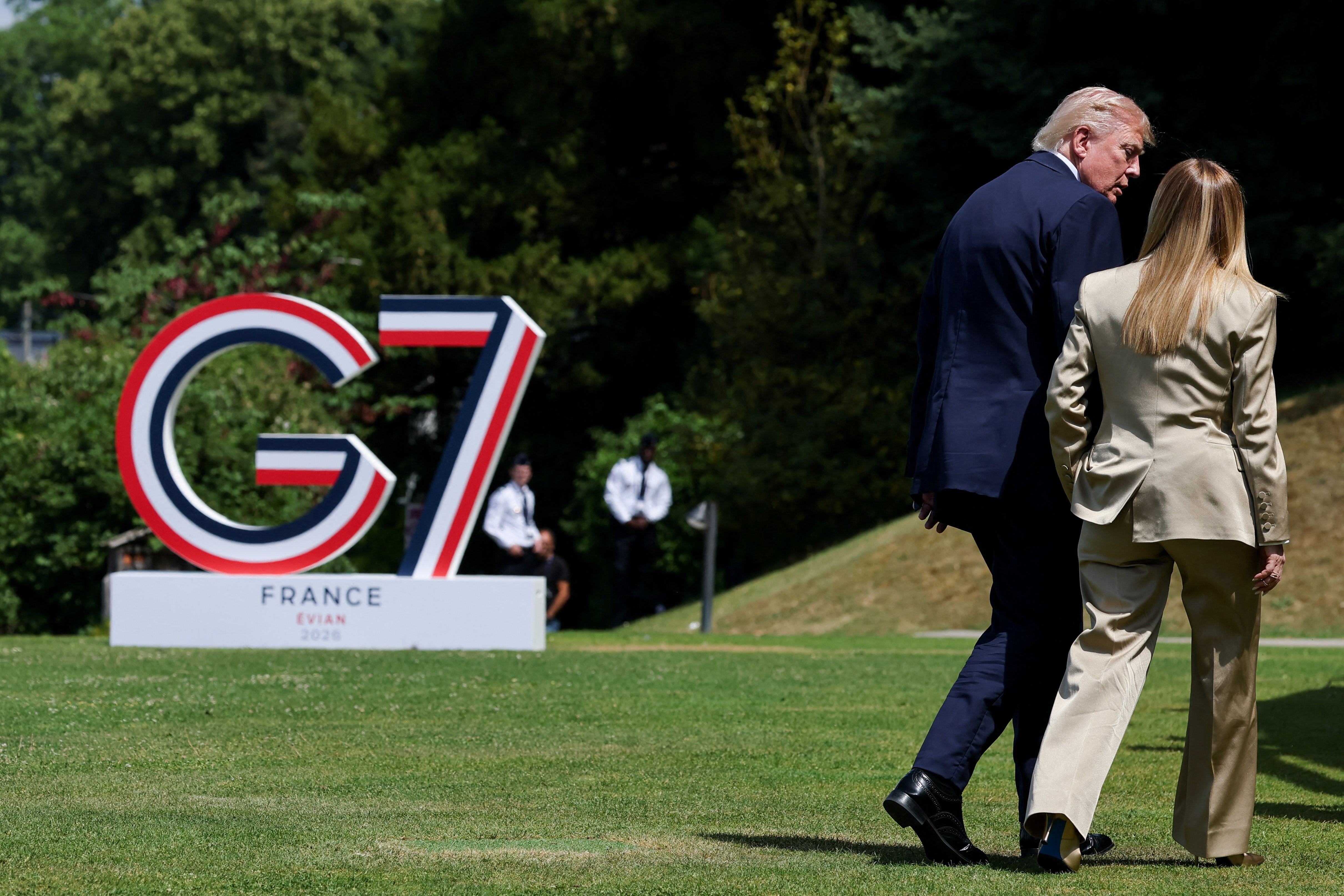 Meloni diz que Trump ‘inventou completamente’ história de que ela implorou por uma foto