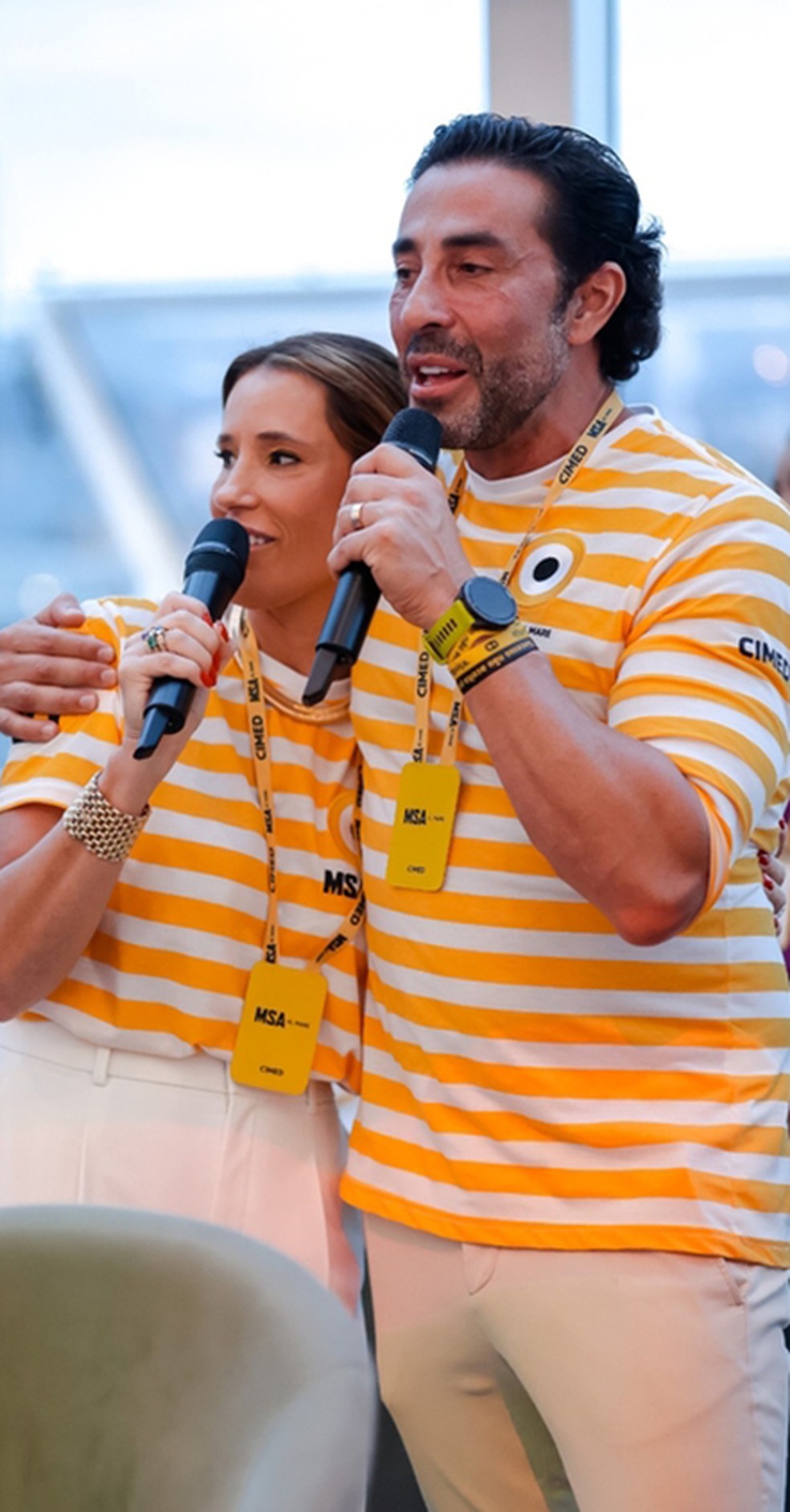 Com o irmão João Adibe Marques, que também tem milhões de seguidores nas redes — Foto: Divulgação