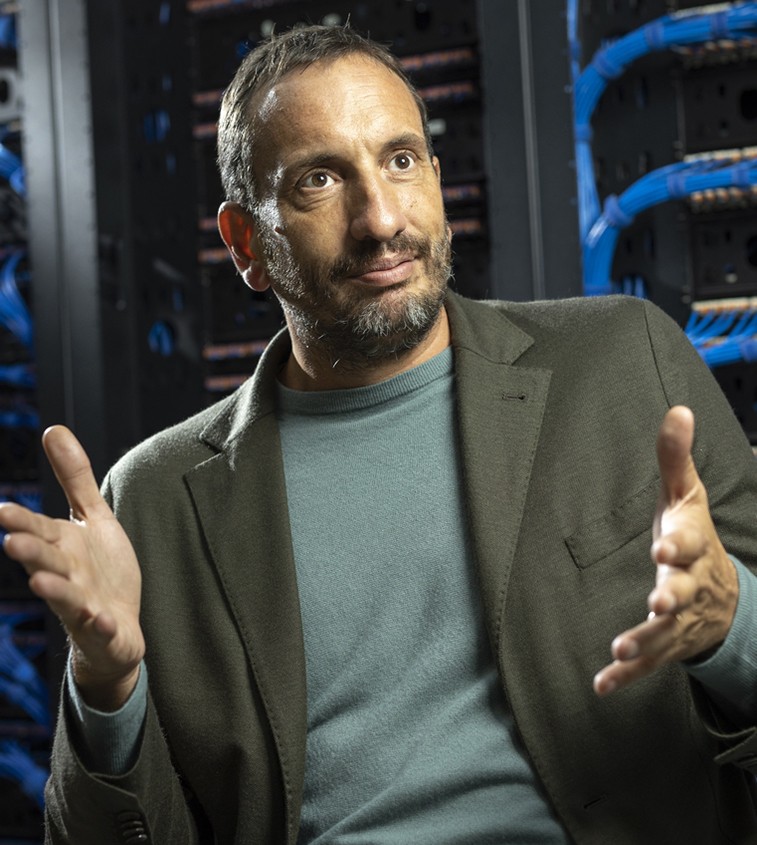 Protecionismo e custo de capital prejudicam avanço de data centers no Brasil, diz presidente da Elea