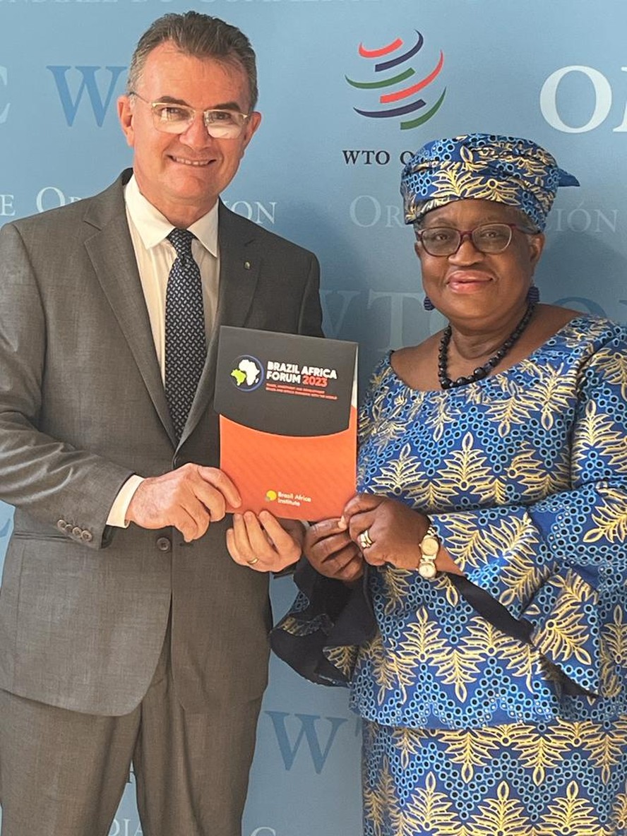 João Bosco e a diretora-geral da OMC Ngozi Okonjo-Iweala