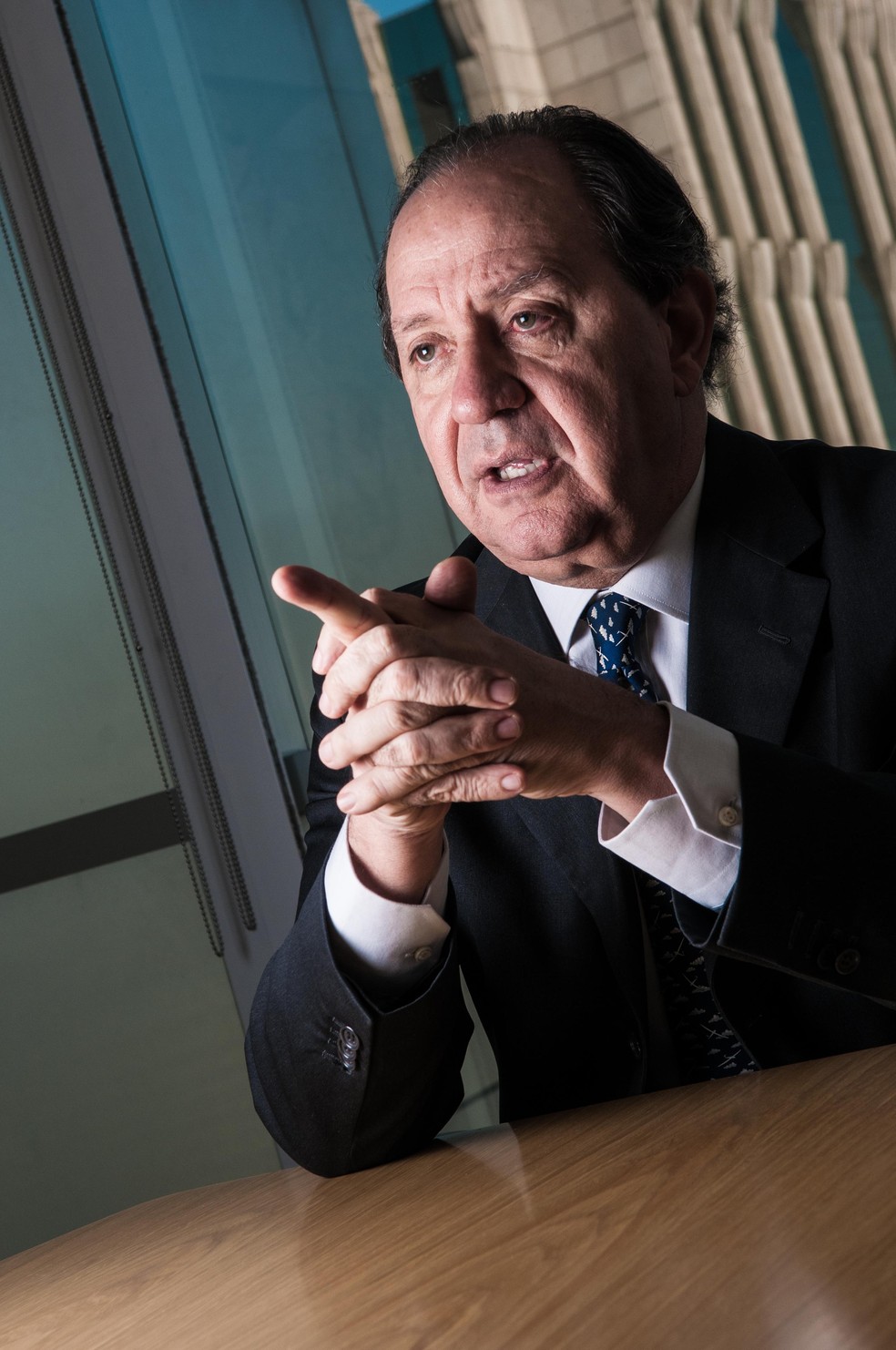 Roberto relata bastidores ministeriais nas áreas de comércio