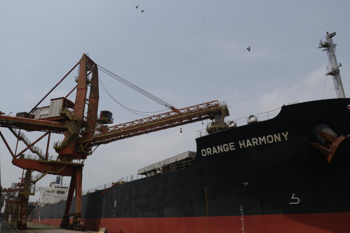 Rumo e DP World assinam acordo de R$ 2,5 bi para construir novo ...