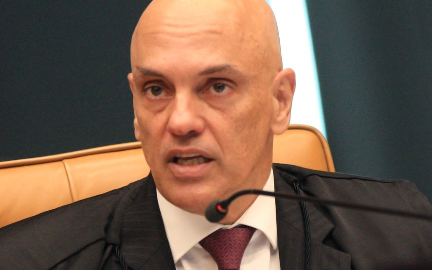 Moraes decidirá sobre multas a Daniel Silveira