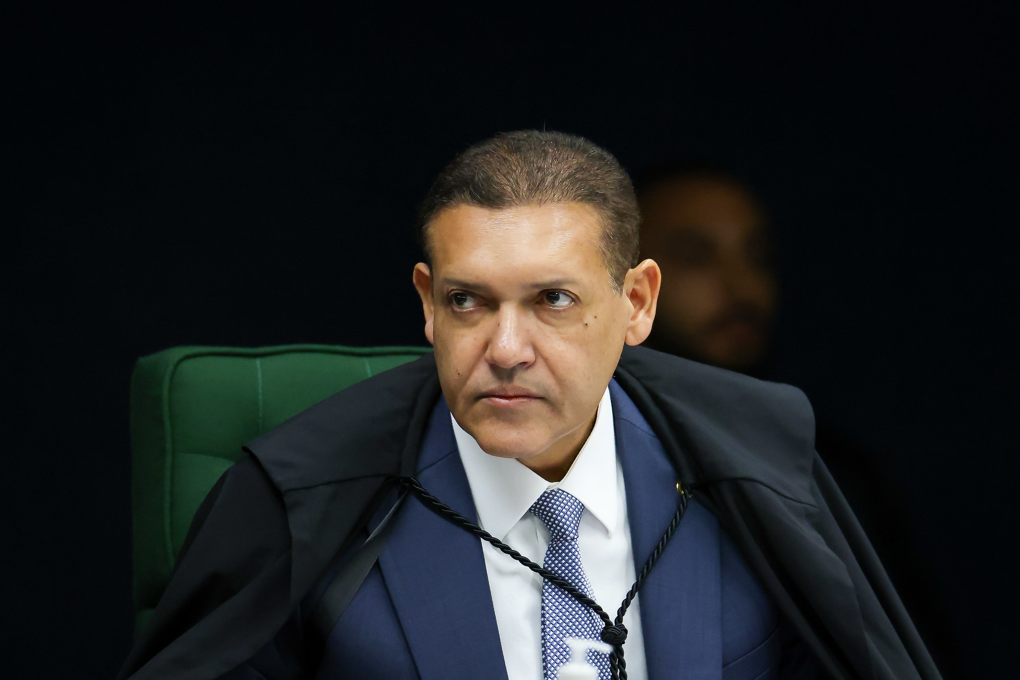 Barroso mantém Nunes Marques na relatoria de investigação sobre desvio de emendas