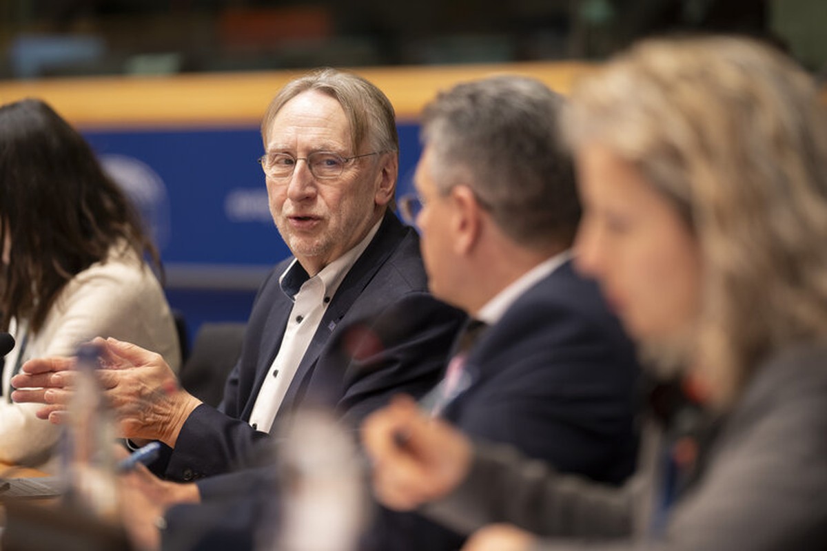 Parlamentar da UE pede adiamento da votação do acordo comercial com os EUA após turbulência tarifária