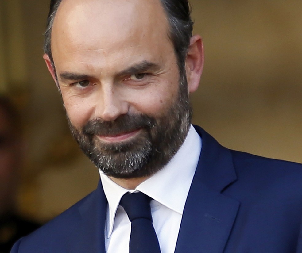 Edouard Philippe, de centro-direita, é o novo primeiro-ministro francês — Foto: AP