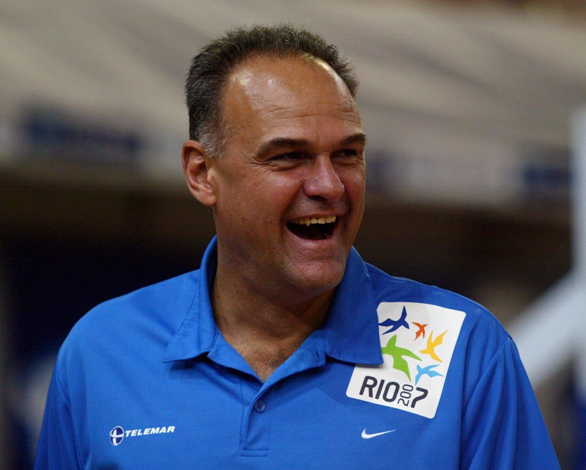 Fallece Oscar Schmidt, leyenda del baloncesto brasileño a los 68 años