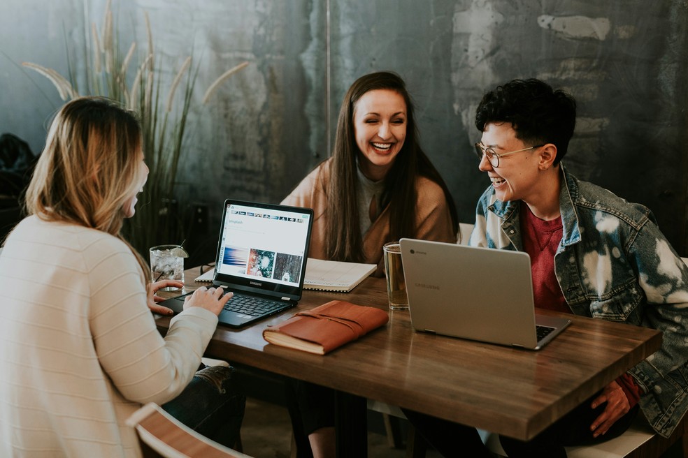 87% dos alunos que concluíram o programa Lighthouse da Indicium em 2024 foram contratados pela empresa após a experiência — Foto: Unsplash