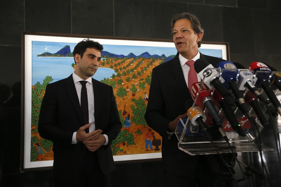 Fernando Haddad anuncia Gabriel Galípolo como indicado à presidência do BC — Foto: Cristiano Mariz/Agência O Globo
