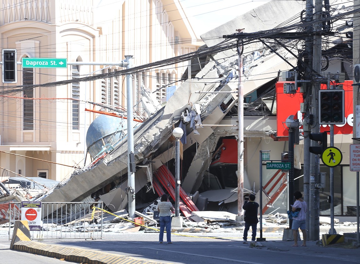 Terremoto nas Filipinas mata ao menos 32