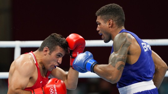 Olimpíada 2021: Abner Teixeira vence jordaniano e garante ao menos o bronze no boxe