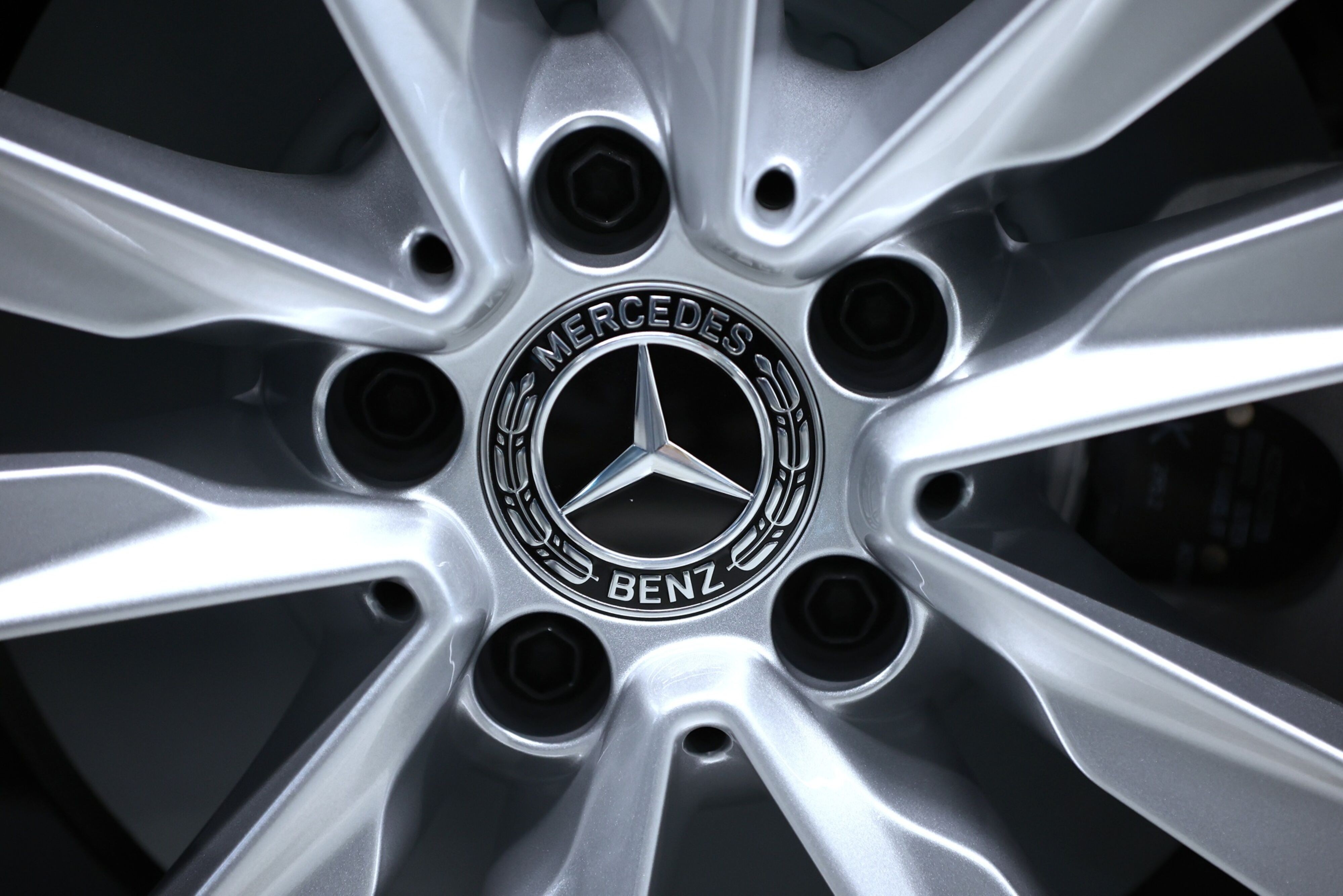 Mercedes-Benz vende participação na Nissan por US$ 325 milhões, diz fonte