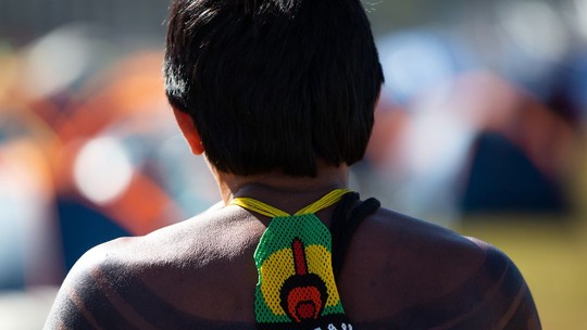 Indígenas fecham rodovia Fernão Dias em MG em protesto contra o marco temporal