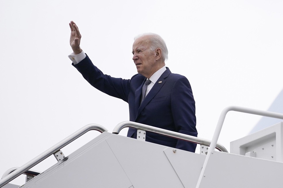 Grandes doadores do Partido Democrata acreditam que o presidente dos EUA, Joe Biden, está próximo de abandonar a corrida pela reeleição — Foto: Evan Vucci/AP