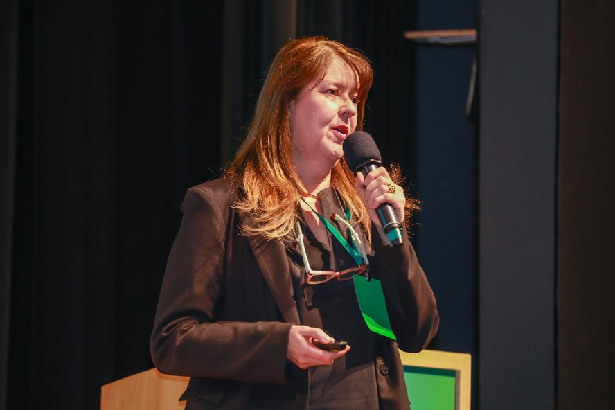 Glaucia Mendes Souza, coordenadora da Força-Tarefa para a Descarbonização do Transporte com Biocombustíveis da IEA: “Estudos sobre a competição de biocombustíveis com a produção de alimentos indicam que não há correlação entre disponibilidade, produção e preço da comida e uso de culturas alimentares para produção de bioenergia”
