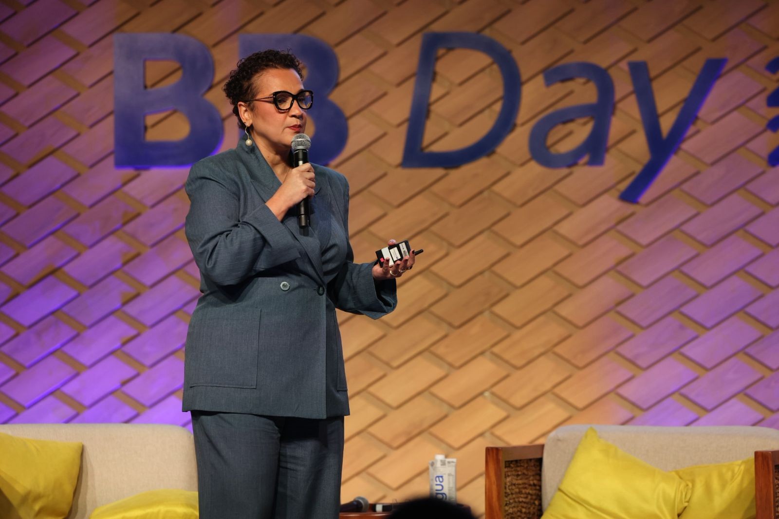 BB não foi procurado formal nem informalmente para falar de BRB, diz Medeiros