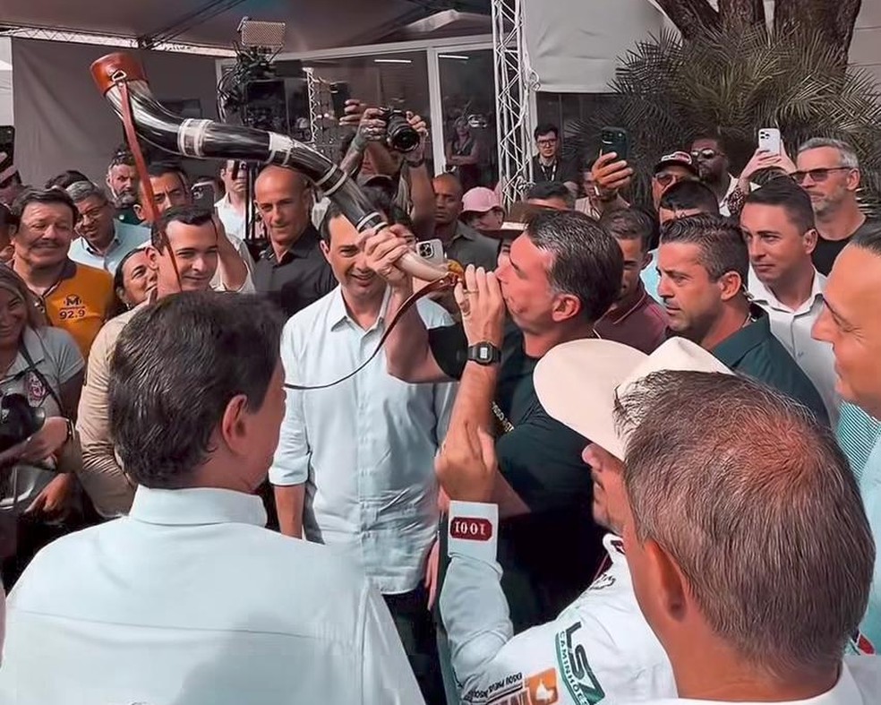 Flávio Bolsonaro e Tarcísio de Freitas na Agrishow