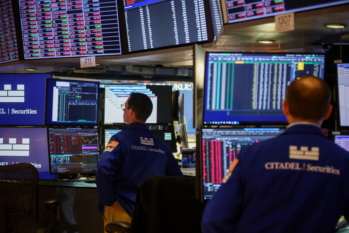 Bolsas de NY fecham em alta com perspectiva de cortes pelo Fed após falas de dirigentes