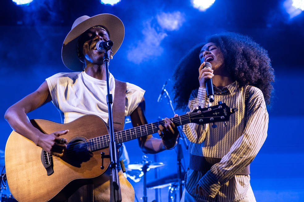 O duo Àvuà durante apresentação no Rio2C — Foto: Divulgação/Rio2C