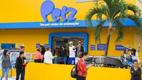 Petz sai em defesa da venda em lojas antigas e de sua linha natural para cachorros