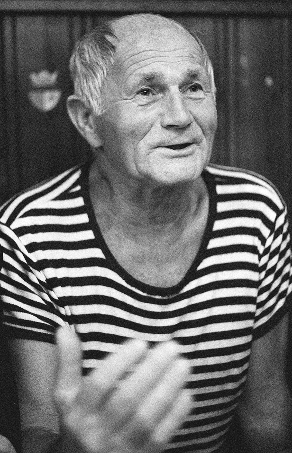 Clássico da literatura tcheca articula destino individual com pano de fundo histórico