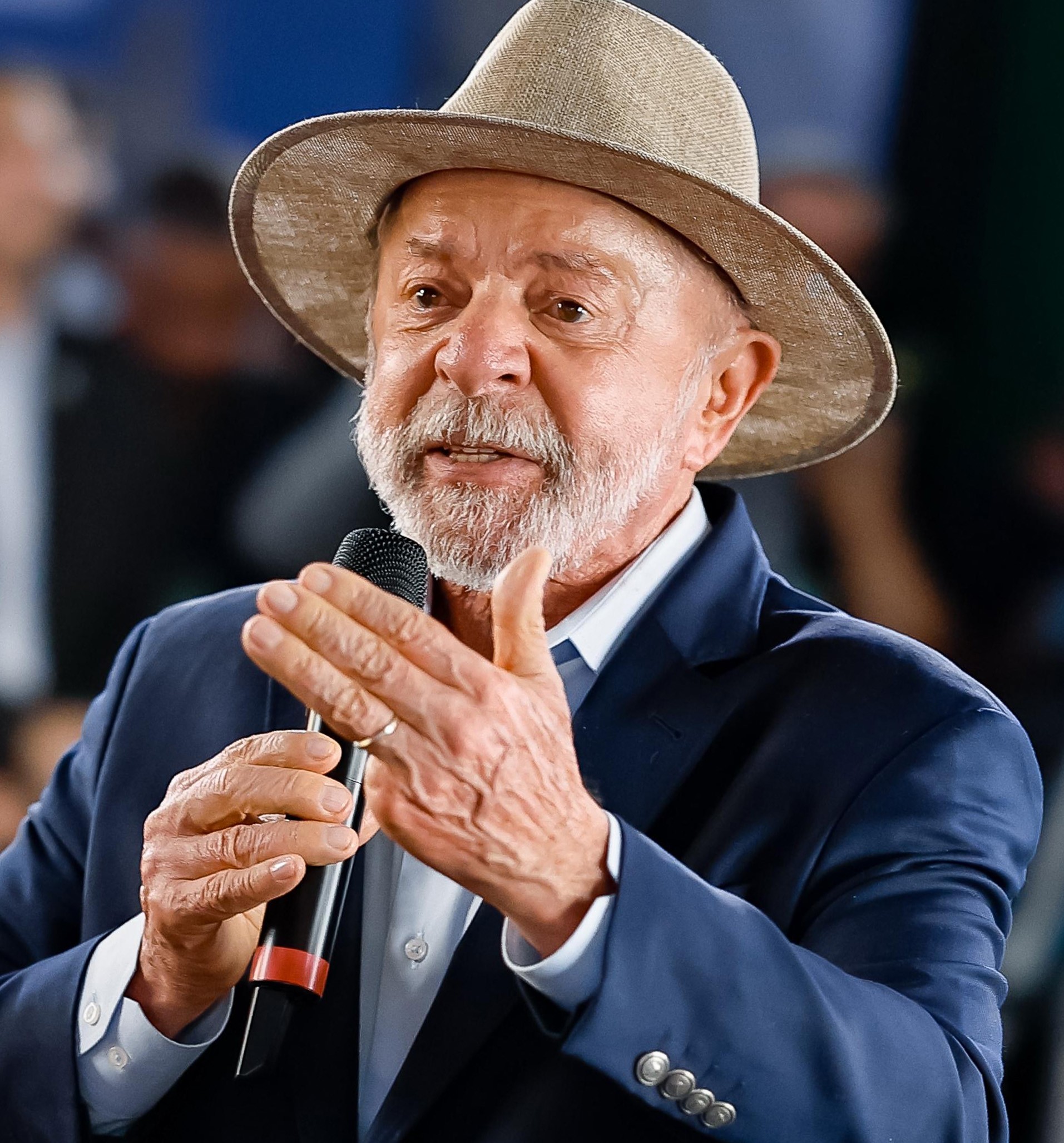 Lula diz ter expectativa de que preços dos combustíveis baixem: 