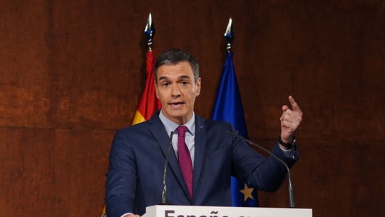 Sánchez pede "retificação pública" a Milei após fala ofensiva em visita à Espanha