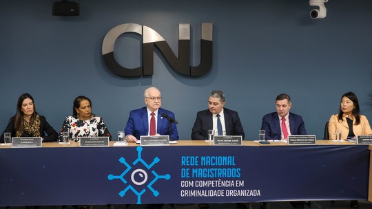 Judiciário precisa atuar de forma coordenada para combater crime organizado, diz Fachin Judiciário precisa atuar de forma coordenada para combater crime organizado, diz Fachin