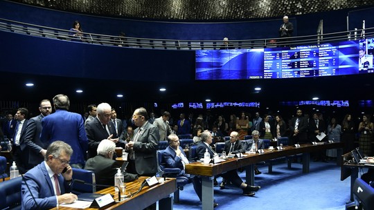 Em votação simbólica, Senado aprova MP do Bolsa Família