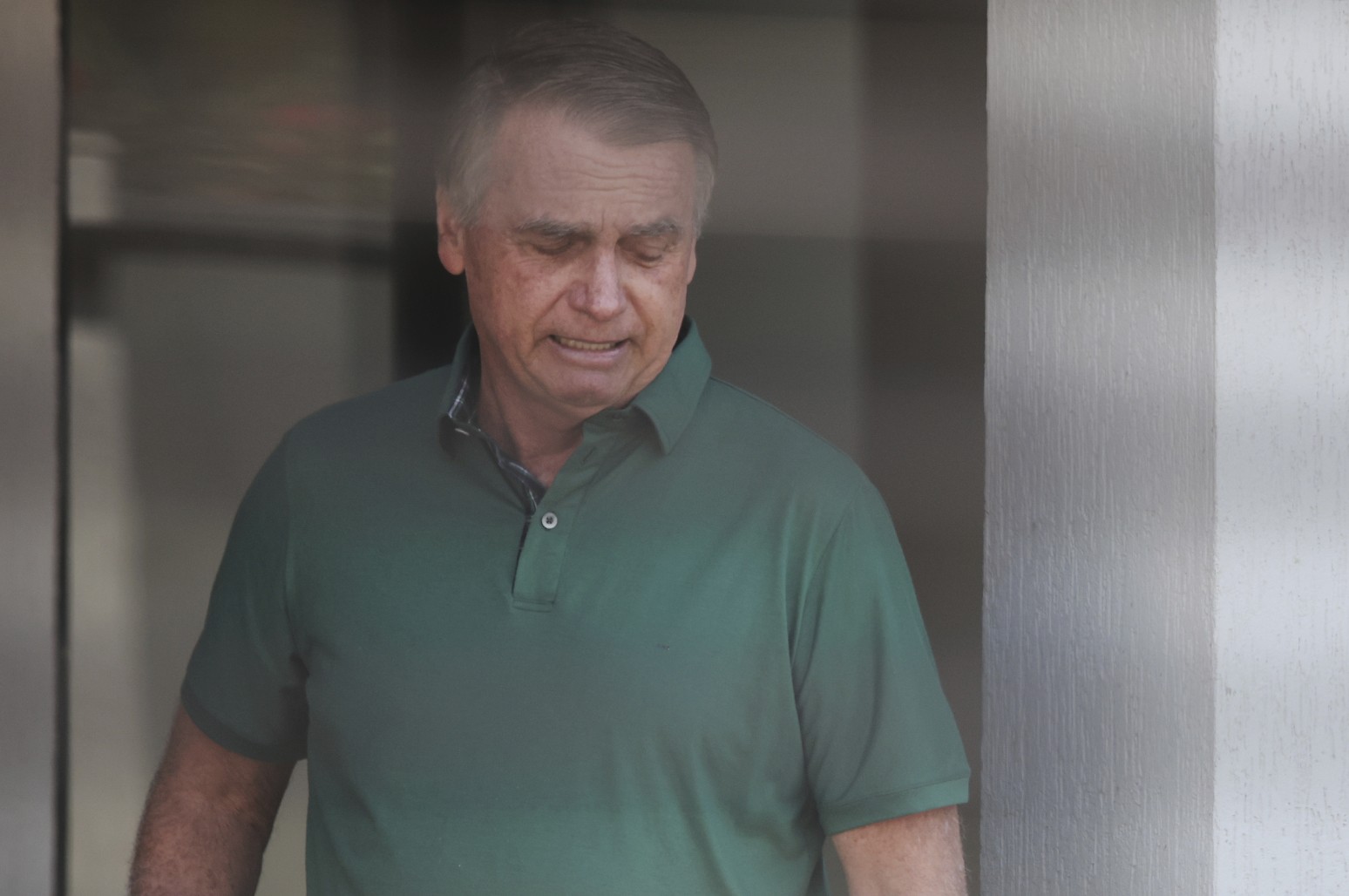 Bolsonaro segue internado e sem previsão de alta hospitalar