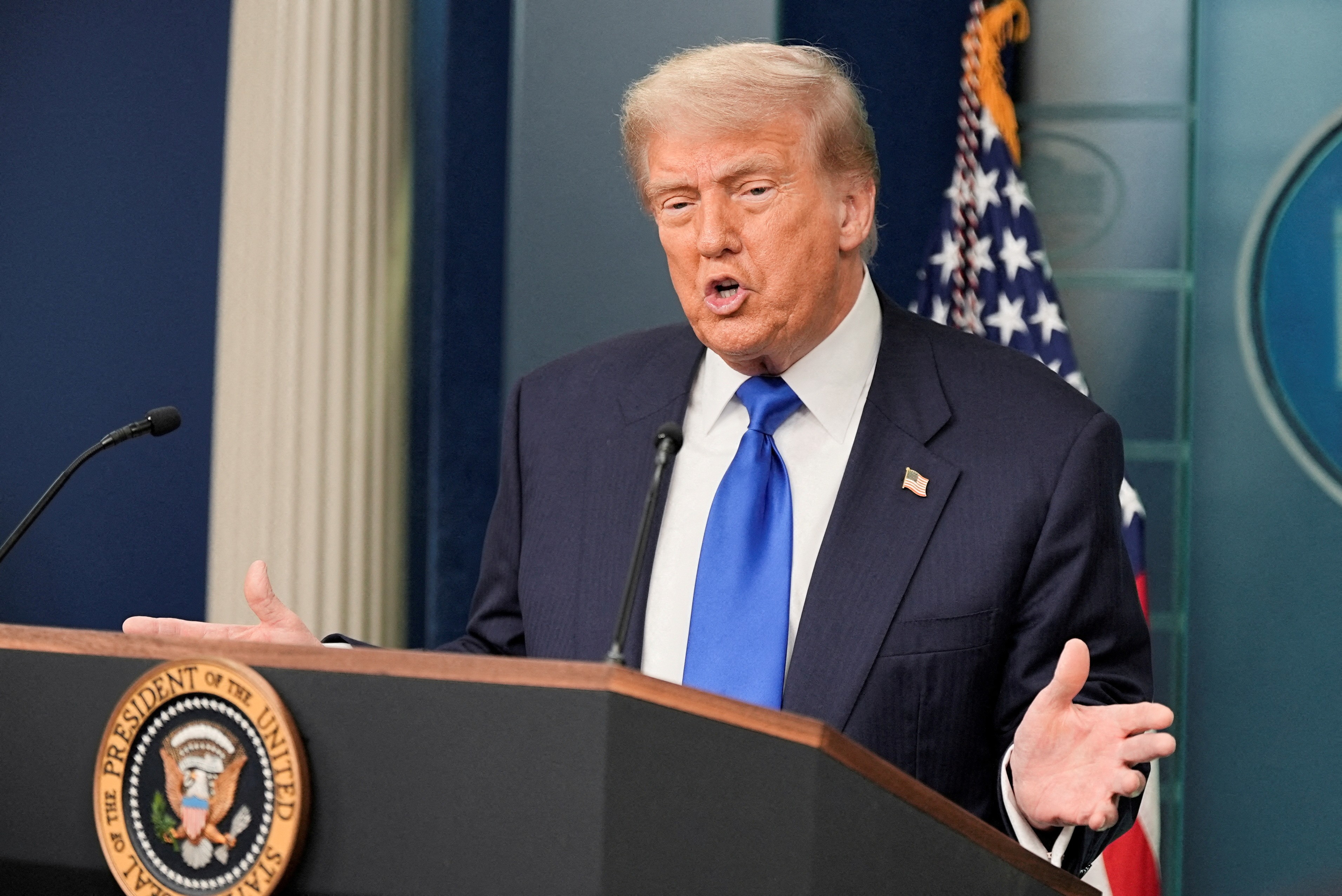 FT/ANÁLISE: Trump abre a porta para 'capitalismo de Estado'