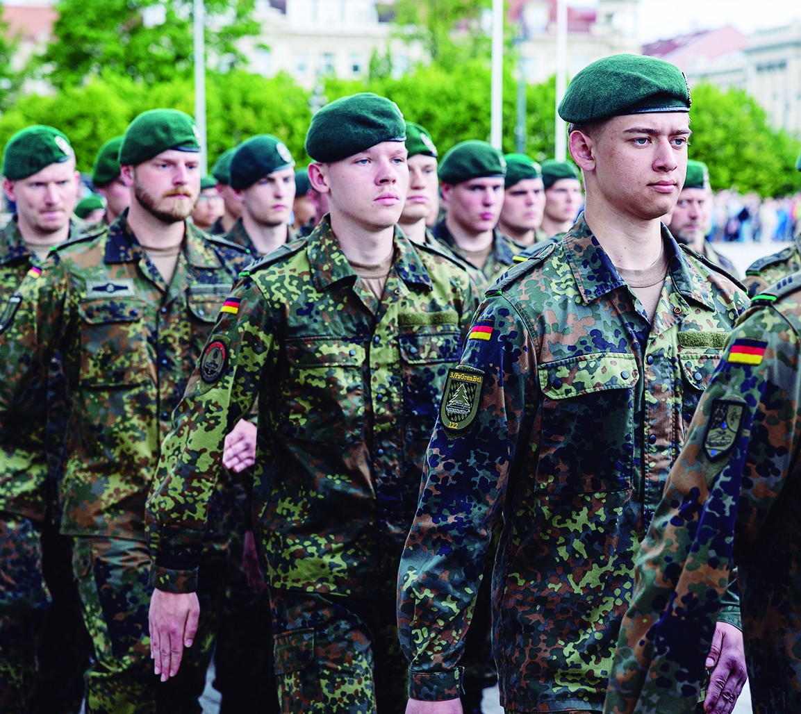 Alemanha propõe permitir voluntários nas forças armadas e considera volta do serviço militar obrigatório