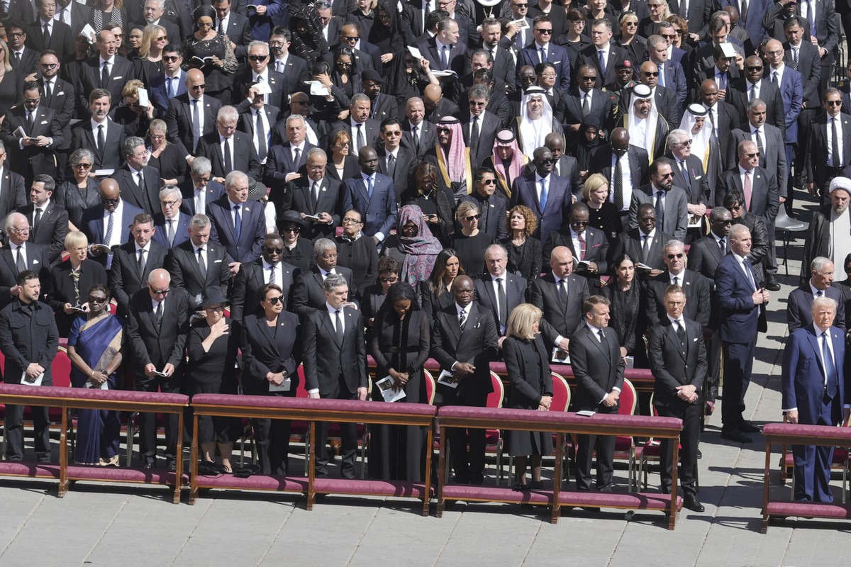 Trump na 1ª fila, Milei em 'área VIP': Como Vaticano organizou 'pesadelo geopolítico' de assentos no funeral do Papa