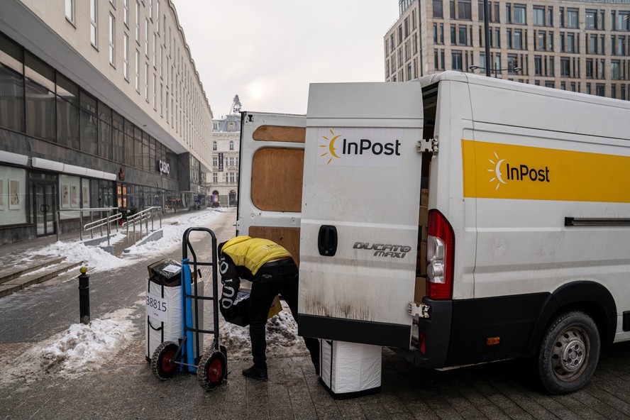 FedEx e consórcio compram europeia InPost por US$ 9,2 bi | Empresas ...