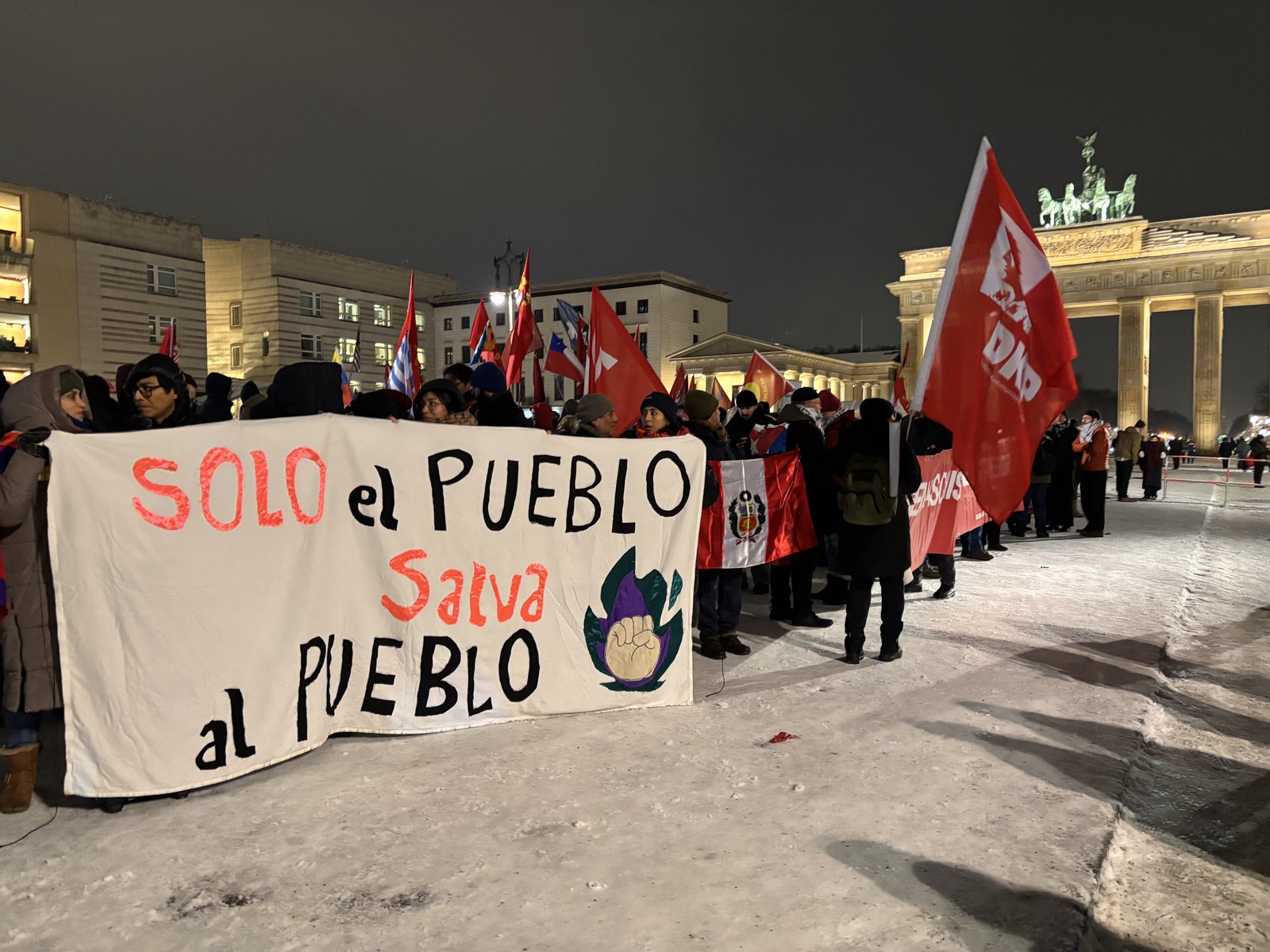 Protesto contra a ação dos Estados Unidos na Venezuela, em Berlim — Foto: Tatiana Schnoor/Valor