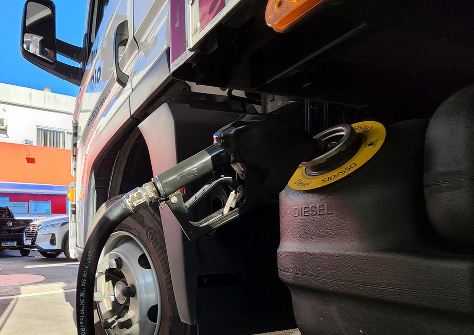 Petrobras Cuts Diesel Price 9.59% as Brazil Extends Fuel Subsidies