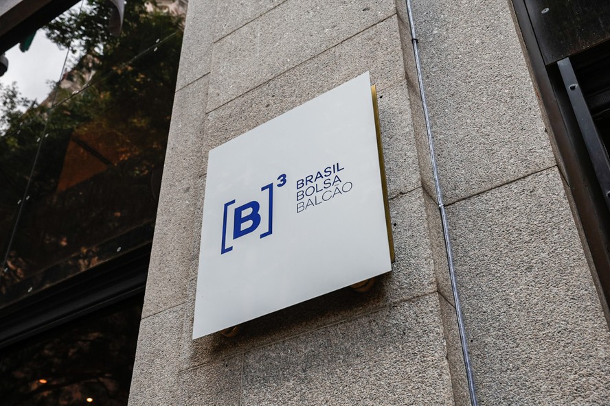 Ibovespa cede 1% sem o apoio de blue chips e com cenário eleitoral no ...