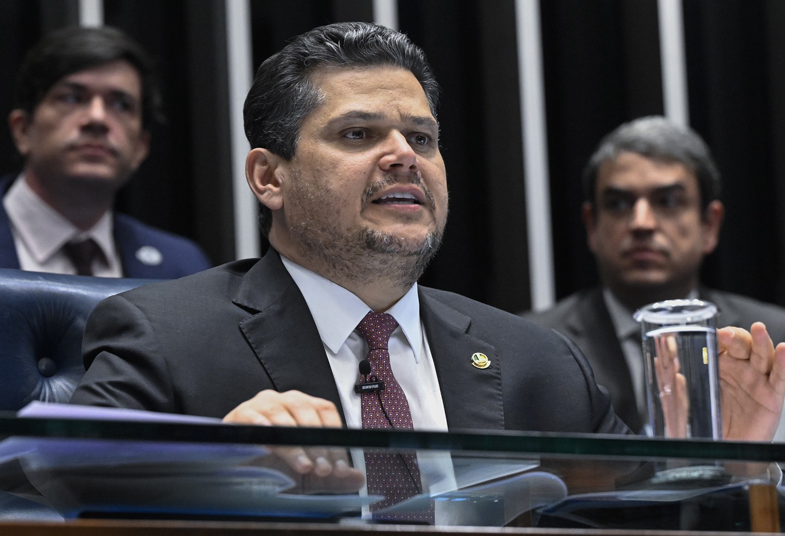 Alcolumbre sugere que governo faz uso eleitoral da PEC da jornada 6x1