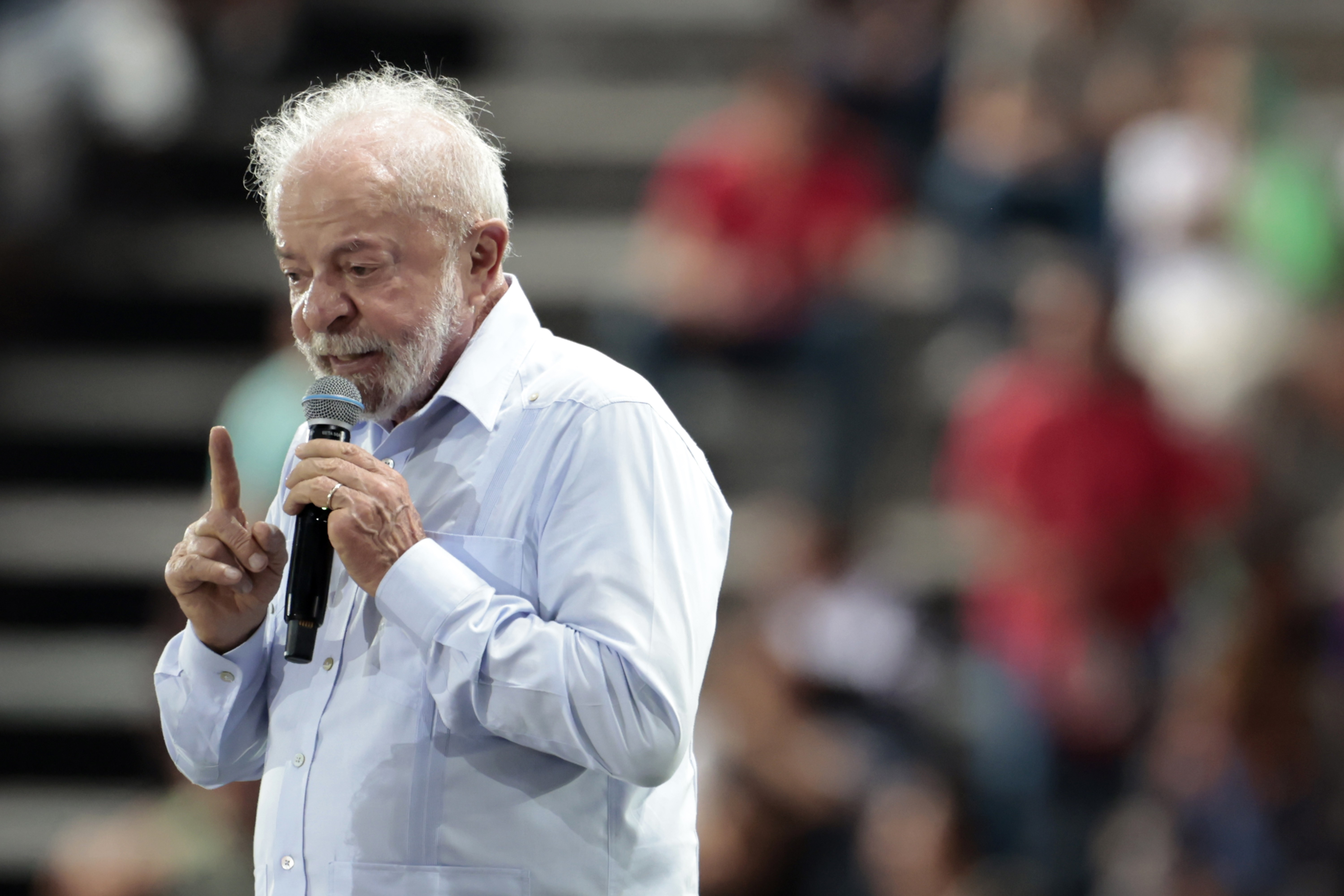Eleição segue fora do preço, mas pauta o debate na Faria Lima