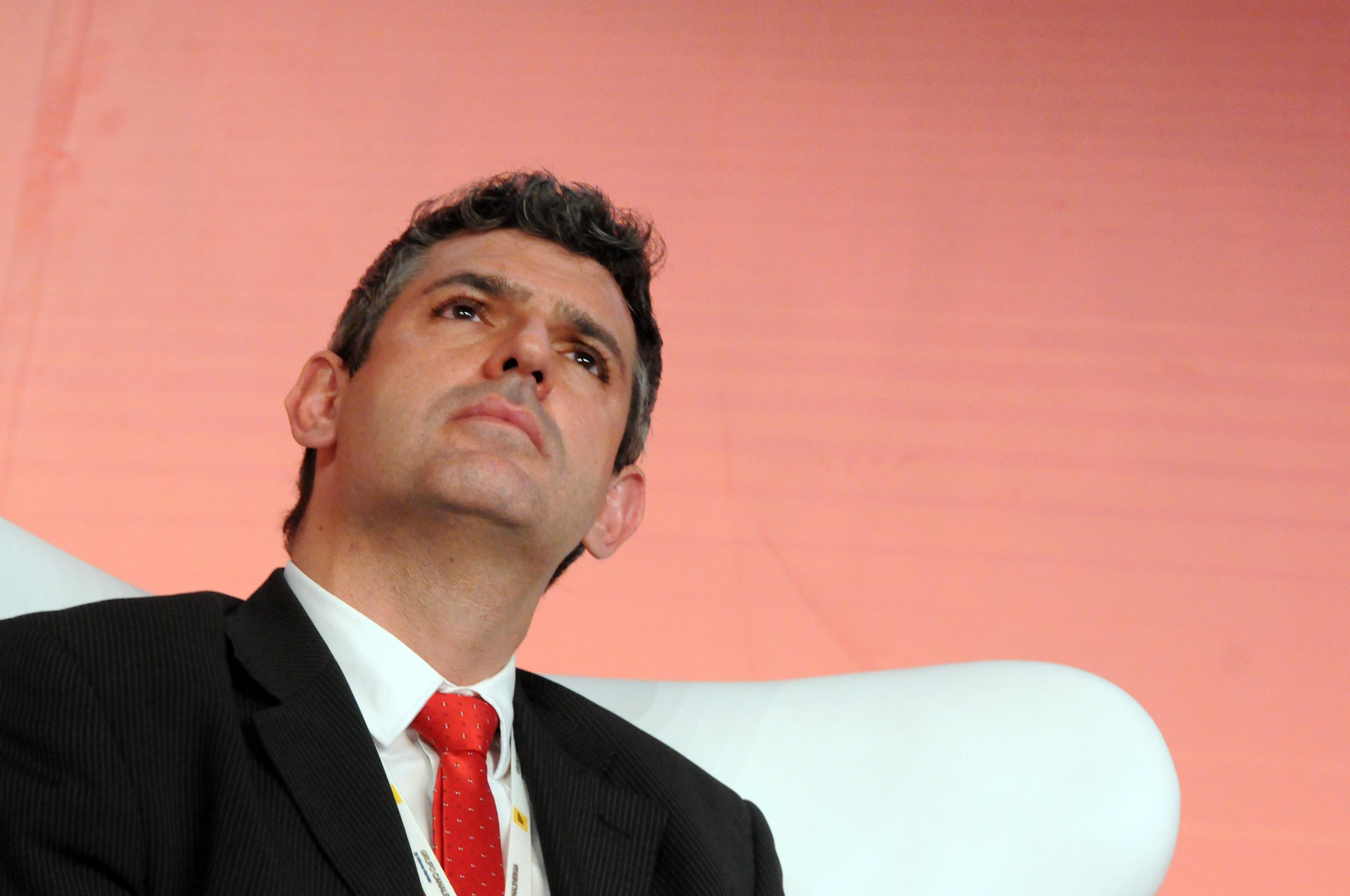 Sinais econômicos têm levado agentes do setor elétrico a tomar decisões irracionais, alerta diretor do ONS
