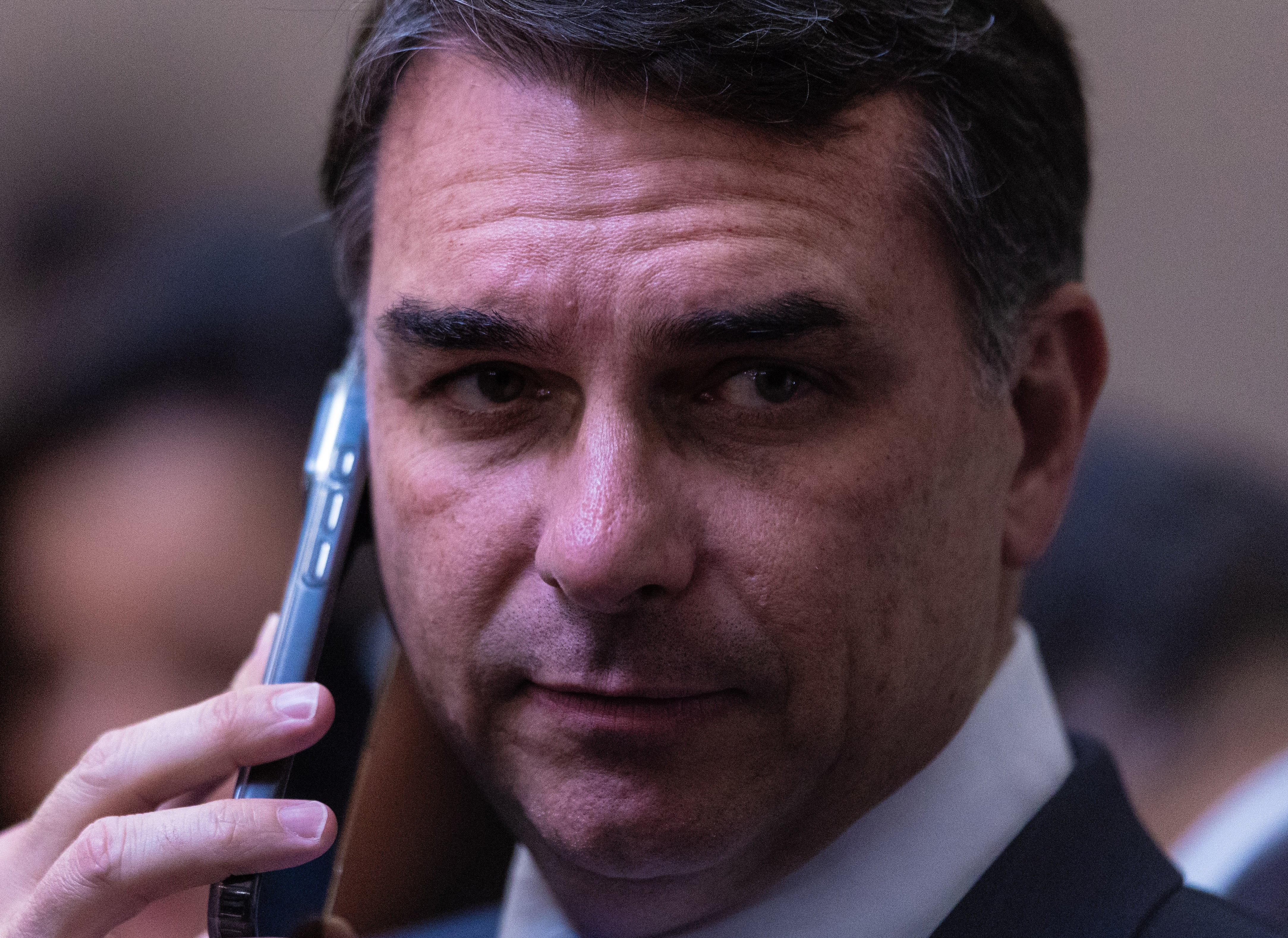 Flávio Bolsonaro desembarca nos EUA para possível reunião com Donald Trump