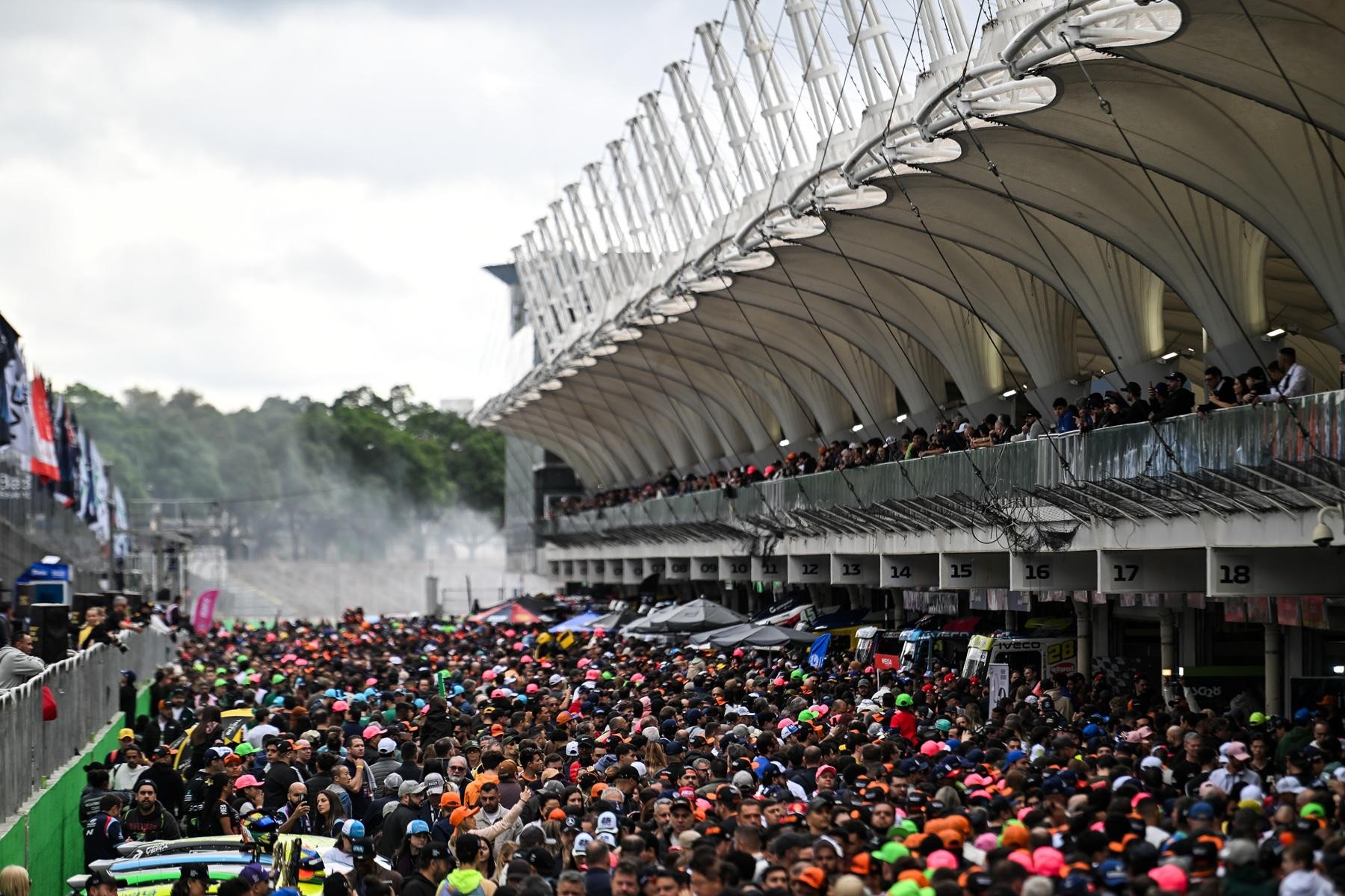Nascar atrai 200 marcas e 50 mil pessoas a Interlagos