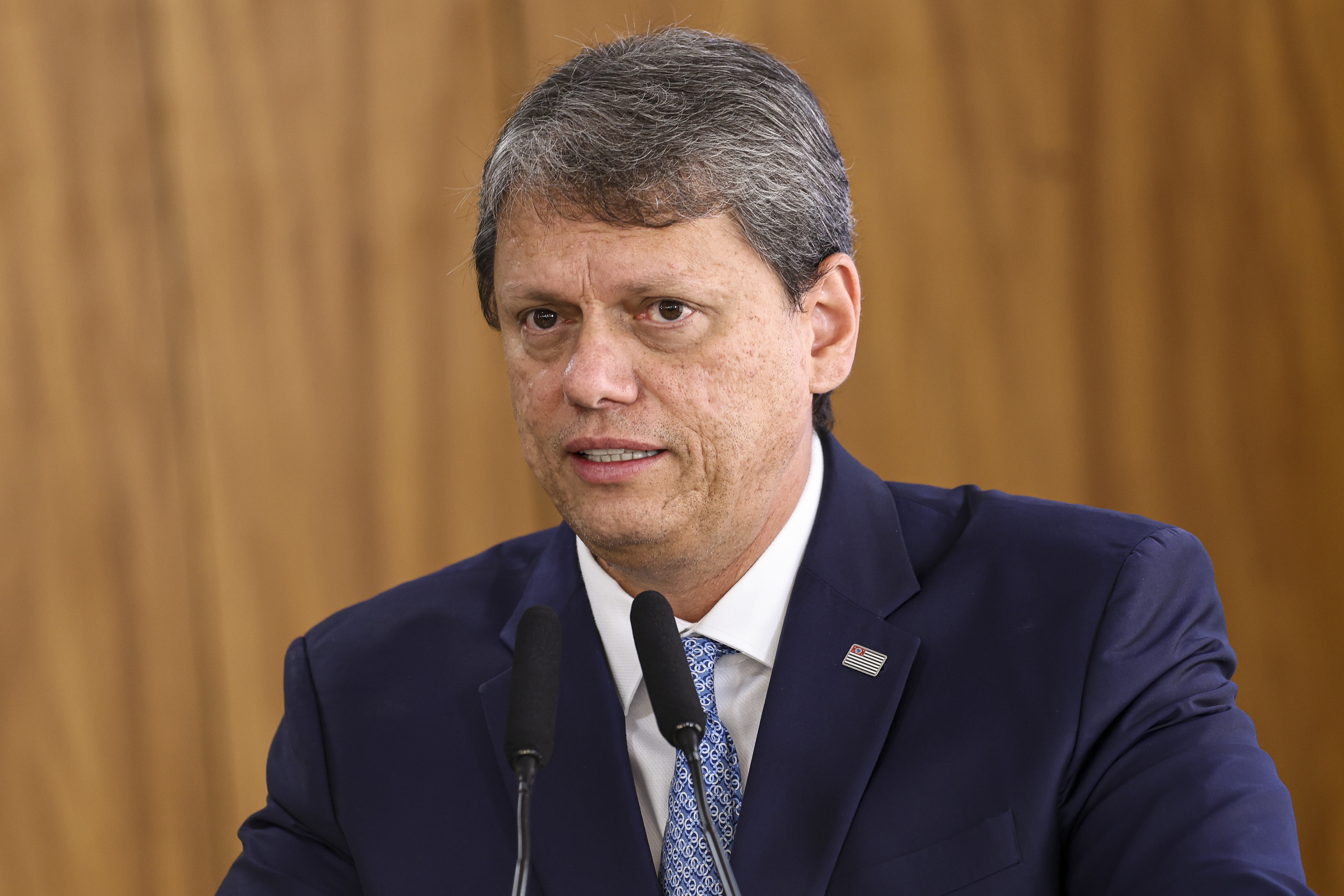 Tarcísio diz que STF está 'batendo cabeça' e guerra de decisões afeta credibilidade