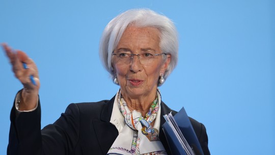 Não estamos comprometidos com um caminho pré-estabelecido para os juros, diz Lagarde