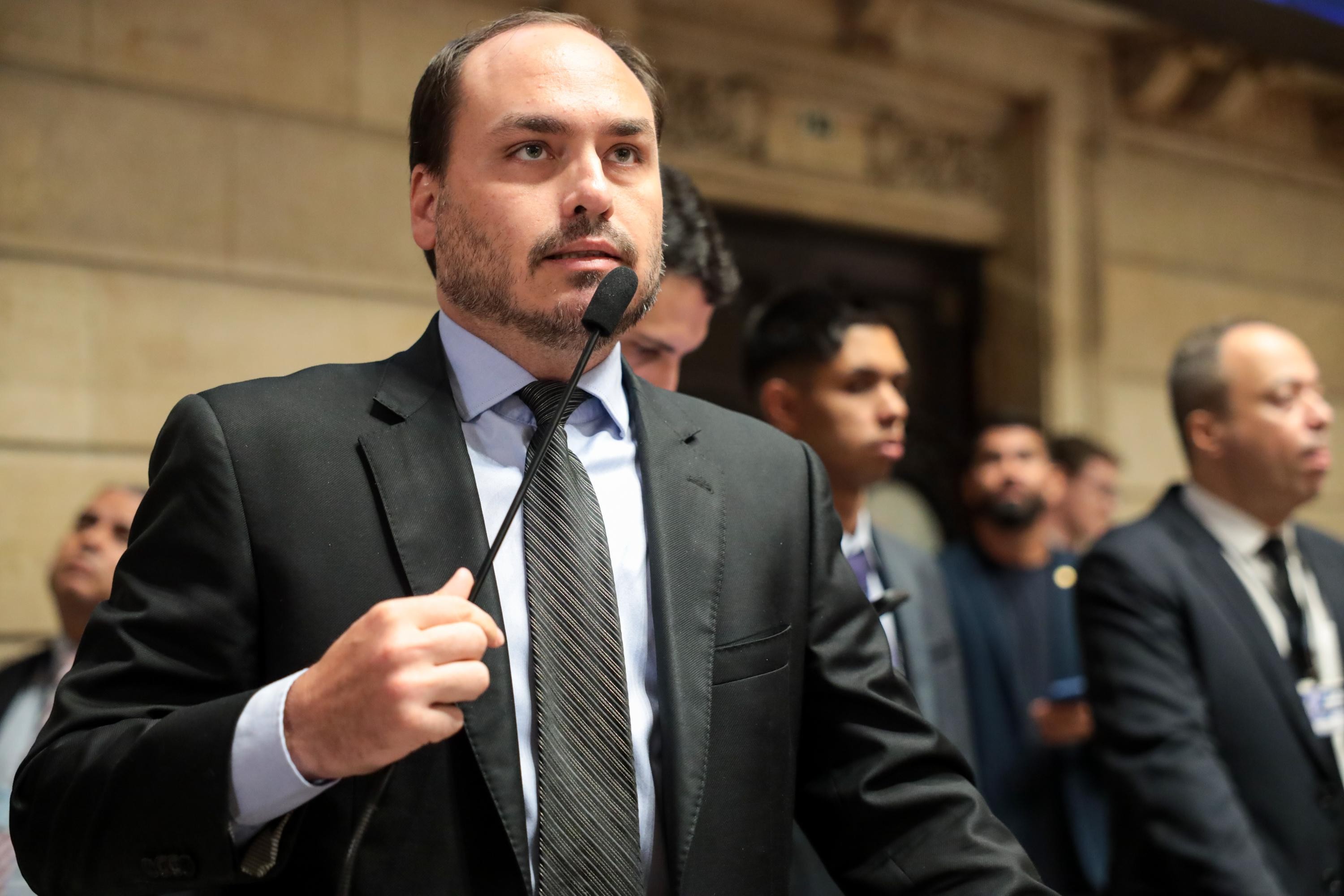 Em posse, Carlos Bolsonaro diz que não tem ‘inimigos, mas adversários políticos’