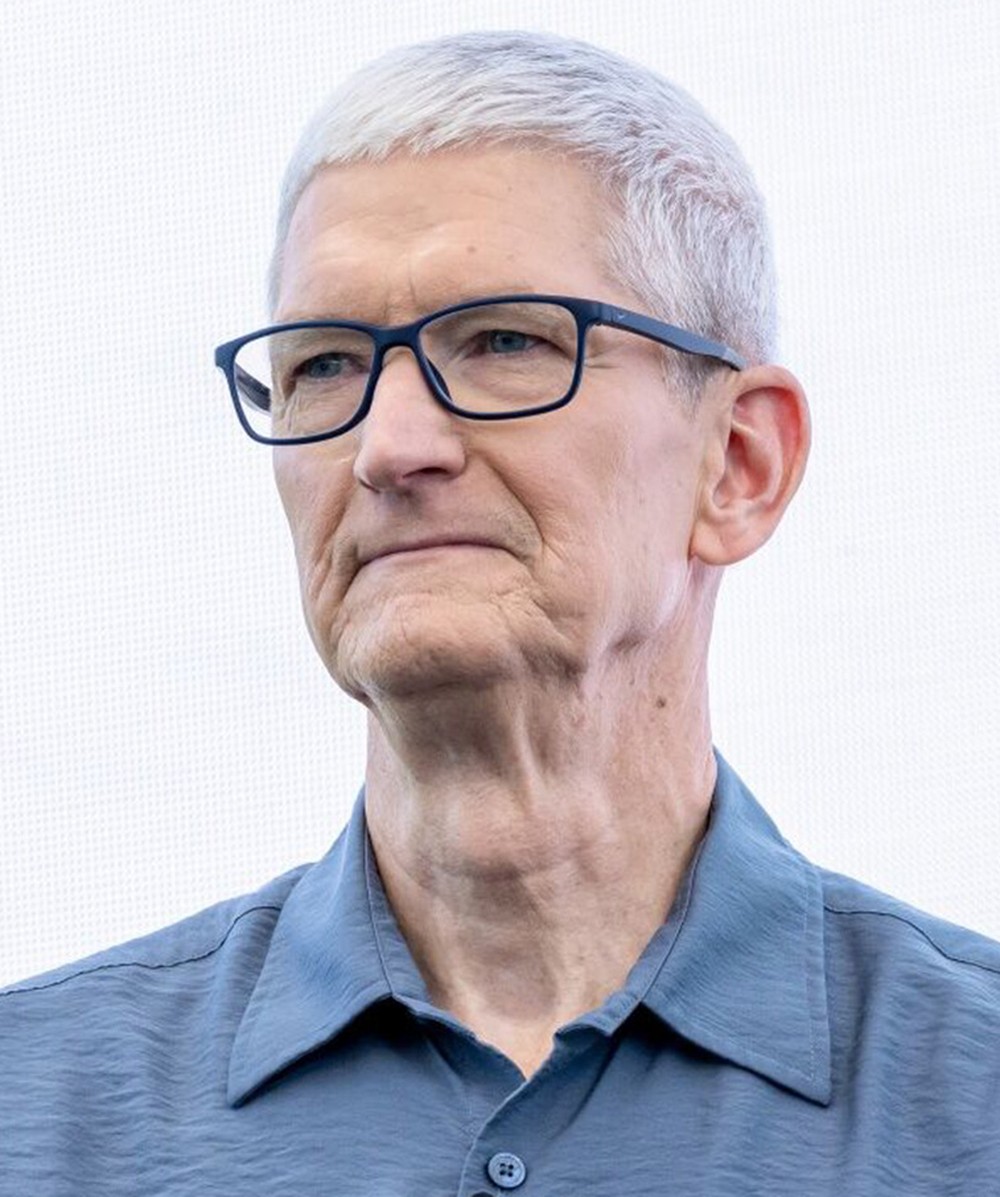 Sob pressão, John Ternus será CEO da Apple no lugar de Tim Cook ...