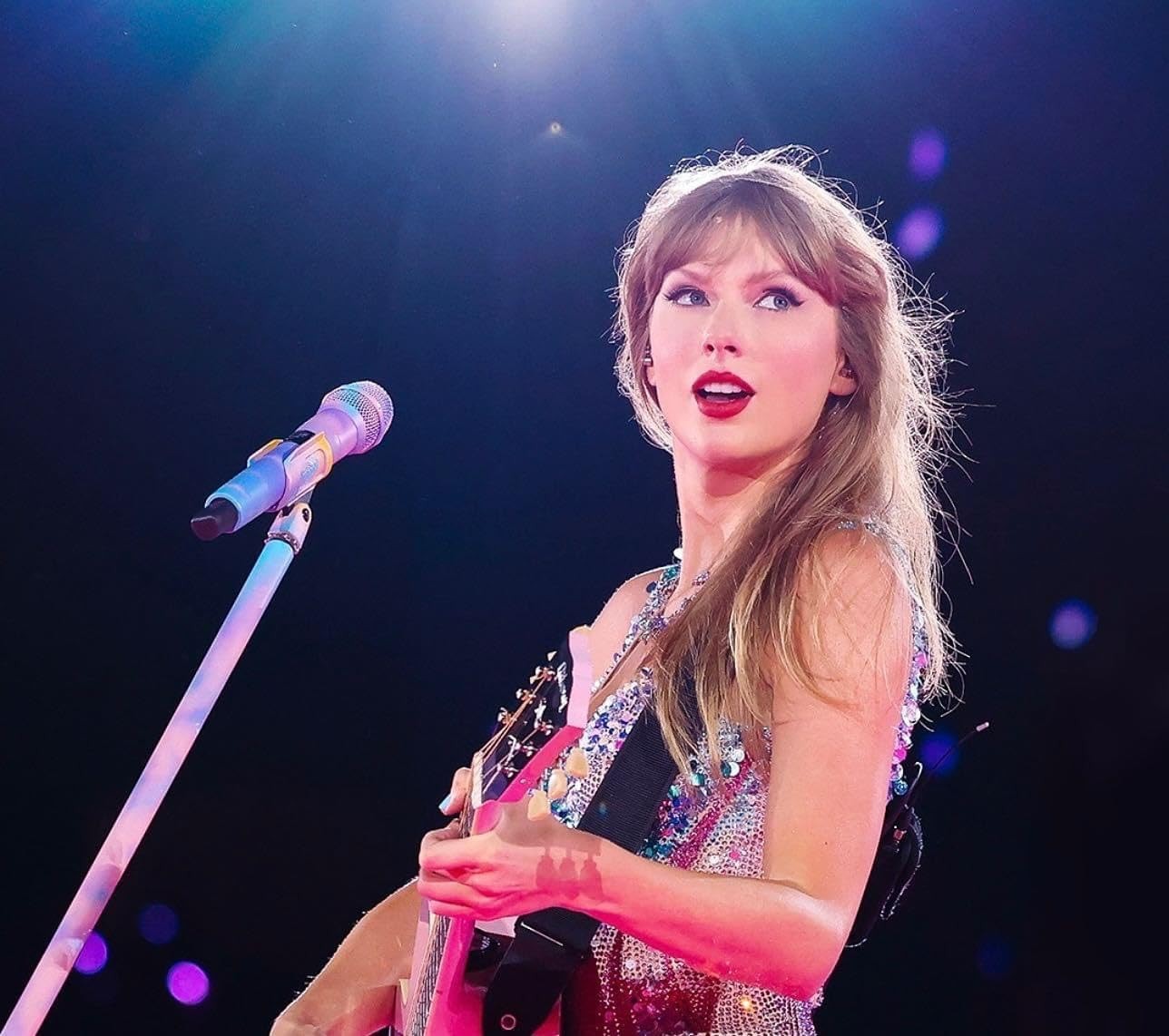 Taylor Swift solicita registro de sua voz e imagem contra ‘deepfakes’ de IA