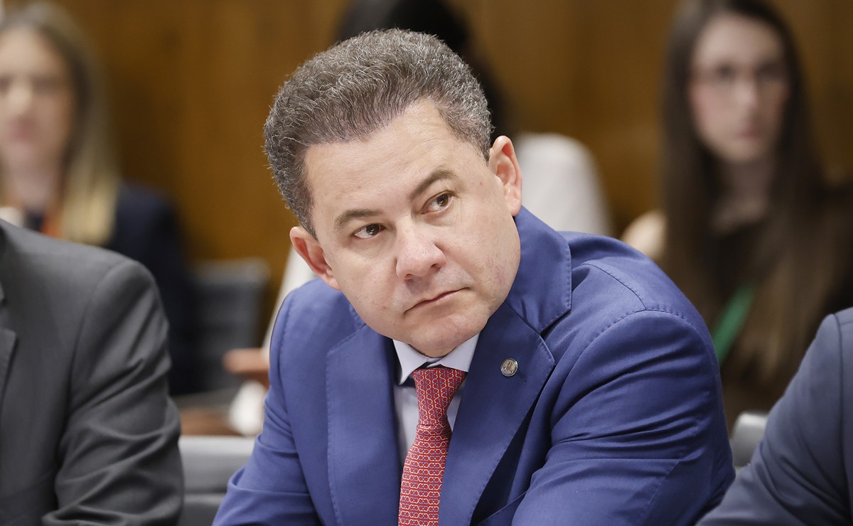Deputado Cezinha de Madureira é alvo de operação da PF por tráfico de influência no STF